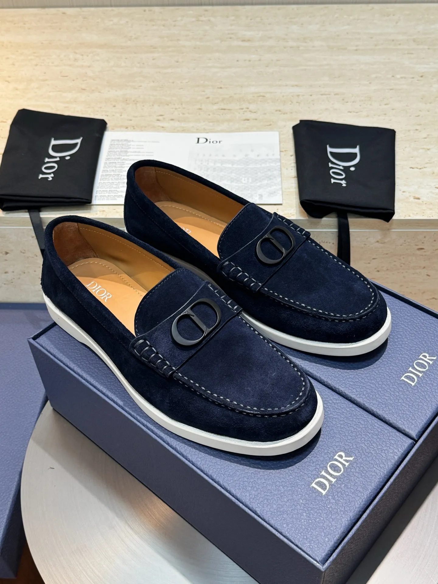 Men's Men's Shoes 💰440 [New Style] 🏃‍♂️🏃‍♂️Dio*Granville Dior - Men's Lace-up Casual Shoes - Original Reproduction Buy the original version and get a one-to-one reproduction. It is a casual dress shoe. Crafted from luxuriously soft navy suede, it features an Oblique printed panel on the upper. The lightweight white rubber sole adds sophistication, with an Oblique pattern engraved on the outsole and branding on the back. Adds elegance to any casual look. Imported cowhide suede + imported cowhide lining + original outsole Size: 39-44 (45 46 customized)